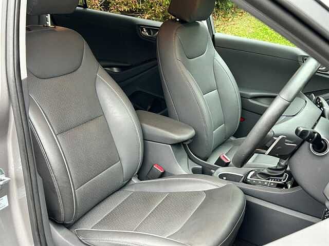 Hyundai IONIQ 1.6 h-GD GPFi 8.9kWh Premium SE Hatchback 5dr Petrol Plug-in Hybrid DCT Euro 6 (