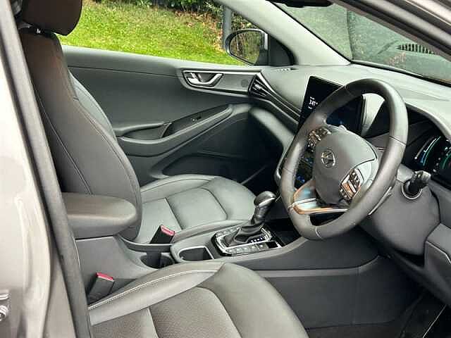 Hyundai IONIQ 1.6 h-GD GPFi 8.9kWh Premium SE Hatchback 5dr Petrol Plug-in Hybrid DCT Euro 6 (