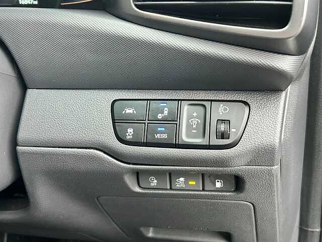 Hyundai IONIQ 1.6 h-GD GPFi 8.9kWh Premium SE Hatchback 5dr Petrol Plug-in Hybrid DCT Euro 6 (