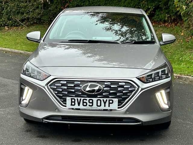 Hyundai IONIQ 1.6 h-GD GPFi 8.9kWh Premium SE Hatchback 5dr Petrol Plug-in Hybrid DCT Euro 6 (