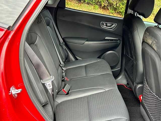 Hyundai KONA 64kWh Premium SE SUV 5dr Electric Auto (7kW Charger) (204 ps)