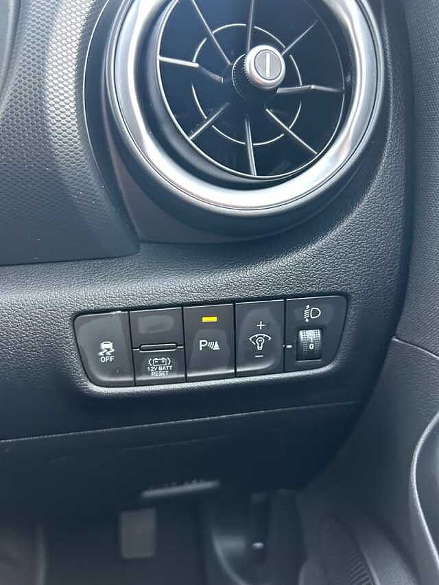 Hyundai KONA 1.6 h-GDi Premium SUV 5dr Petrol Hybrid DCT Euro 6 (s/s) (141 ps)