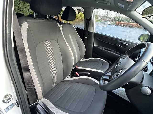 Hyundai i10 1.2 Premium Hatchback 5dr Petrol Auto Euro 6 (s/s) (84 ps)