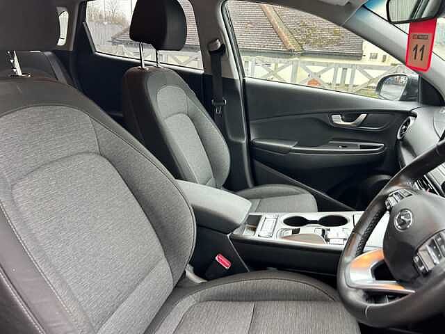 Hyundai KONA 64kWh Premium SUV 5dr Electric Auto (10.5kW Charger) (204 ps)
