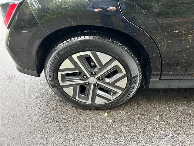 Hyundai KONA 64kWh Premium SUV 5dr Electric Auto (10.5kW Charger) (204 ps)