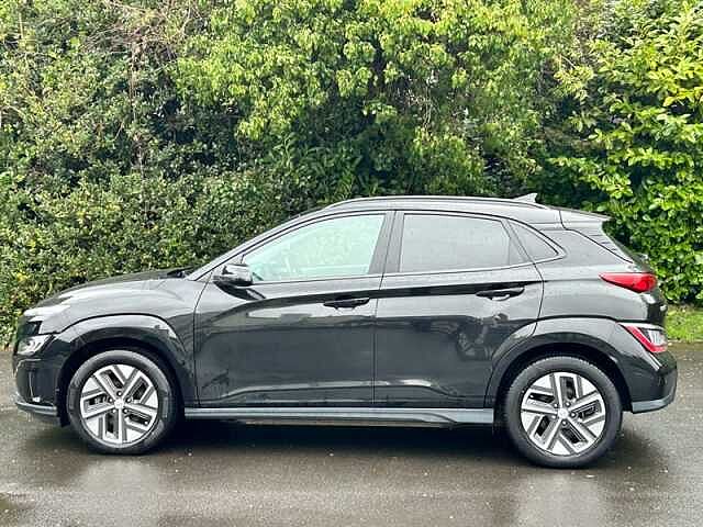Hyundai KONA 64kWh Premium SUV 5dr Electric Auto (10.5kW Charger) (204 ps)