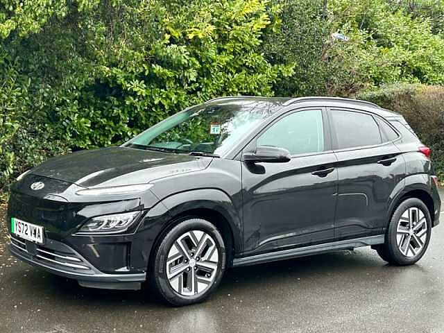 Hyundai KONA 64kWh Premium SUV 5dr Electric Auto (10.5kW Charger) (204 ps)