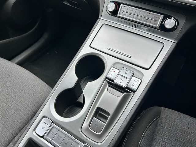 Hyundai KONA 64kWh Premium SUV 5dr Electric Auto (10.5kW Charger) (204 ps)