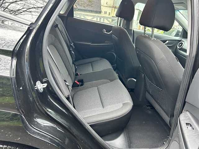 Hyundai KONA 64kWh Premium SUV 5dr Electric Auto (10.5kW Charger) (204 ps)