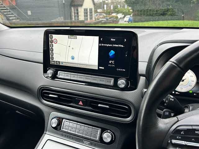 Hyundai KONA 64kWh Premium SUV 5dr Electric Auto (10.5kW Charger) (204 ps)