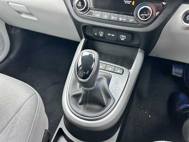 Hyundai i10 1.0 Premium Hatchback 5dr Petrol Auto Euro 6 (s/s) (63 ps)