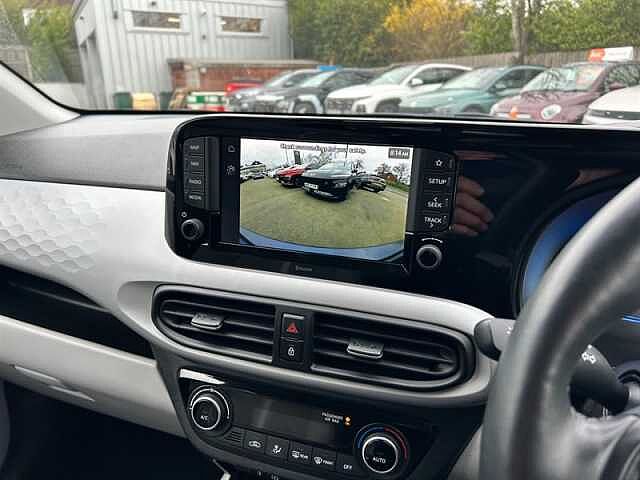 Hyundai i10 1.0 Premium Hatchback 5dr Petrol Auto Euro 6 (s/s) (63 ps)