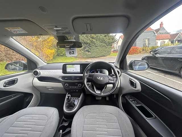 Hyundai i10 1.0 Premium Hatchback 5dr Petrol Auto Euro 6 (s/s) (63 ps)