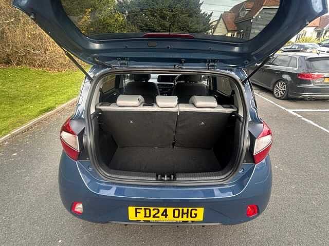 Hyundai i10 1.0 Premium Hatchback 5dr Petrol Auto Euro 6 (s/s) (63 ps)