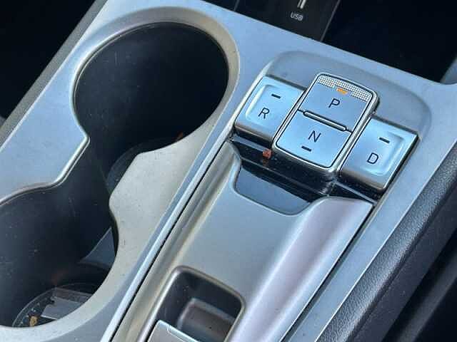 Hyundai KONA 64kWh Premium SUV 5dr Electric Auto (10.5kW Charger) (204 ps)