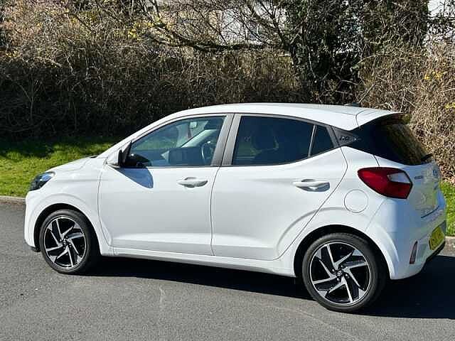 Hyundai i10 1.0 Premium Hatchback 5dr Petrol Manual Euro 6 (s/s) (67 ps)