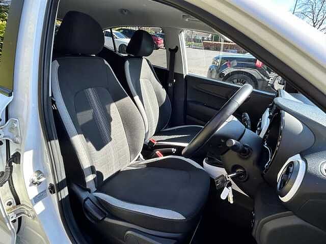 Hyundai i10 1.0 Premium Hatchback 5dr Petrol Manual Euro 6 (s/s) (67 ps)