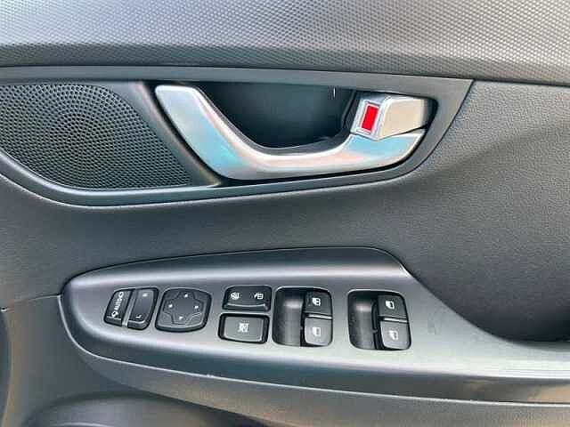 Hyundai KONA 1.6 h-GDi Ultimate SUV 5dr Petrol Hybrid DCT Euro 6 (s/s) (141 ps)