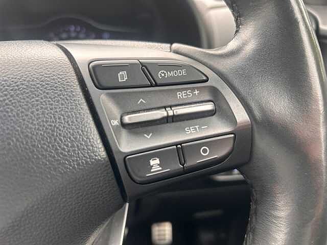 Hyundai KONA 64kWh Premium SE SUV 5dr Electric Auto (7kW Charger) (204 ps)