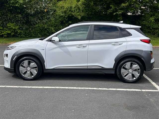 Hyundai KONA 64kWh Premium SE SUV 5dr Electric Auto (7kW Charger) (204 ps)