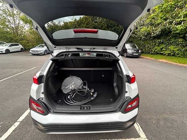 Hyundai KONA 64kWh Premium SE SUV 5dr Electric Auto (7kW Charger) (204 ps)