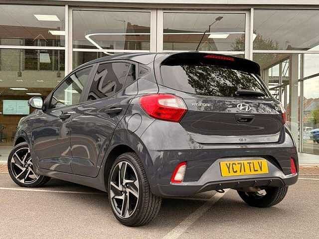 Hyundai i10 1.2 Premium Hatchback 5dr Petrol Manual Euro 6 (s/s) (84 ps)