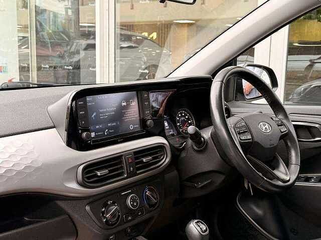 Hyundai i10 1.2 Premium Hatchback 5dr Petrol Manual Euro 6 (s/s) (84 ps)