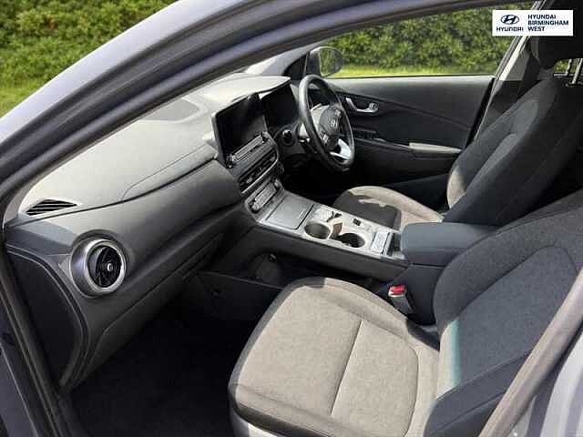 Hyundai KONA 64kWh Premium SUV 5dr Electric Auto (10.5kW Charger) (204 ps)